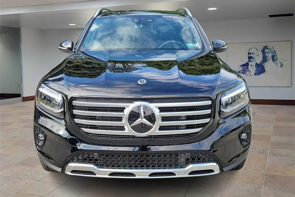 2024 Mercedes Benz GLB 250 photo 1