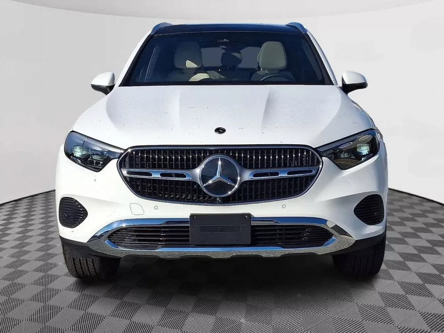 2025 Mercedes Benz GLC 300 4MATIC photo 1