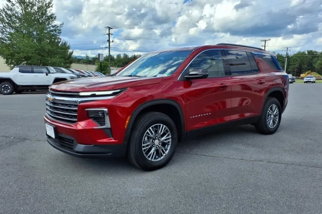 2025 Chevrolet Traverse 1LT photo 1