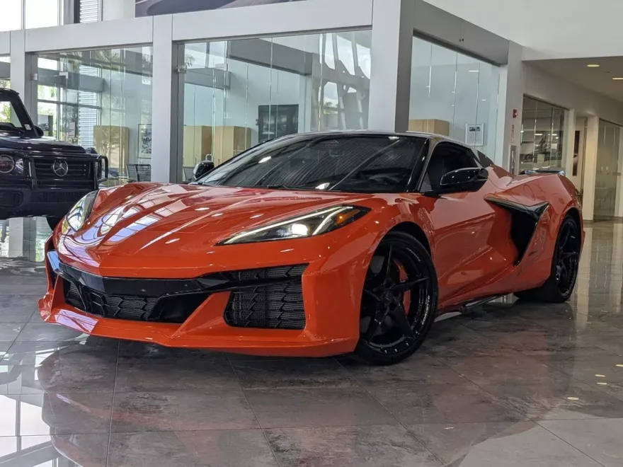2025 Chevrolet Corvette E-Ray 3LZ Convertible photo 1
