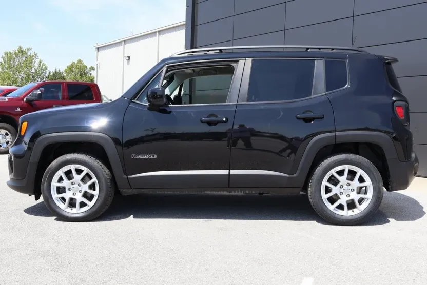 2020 Jeep Renegade Latitude photo 1