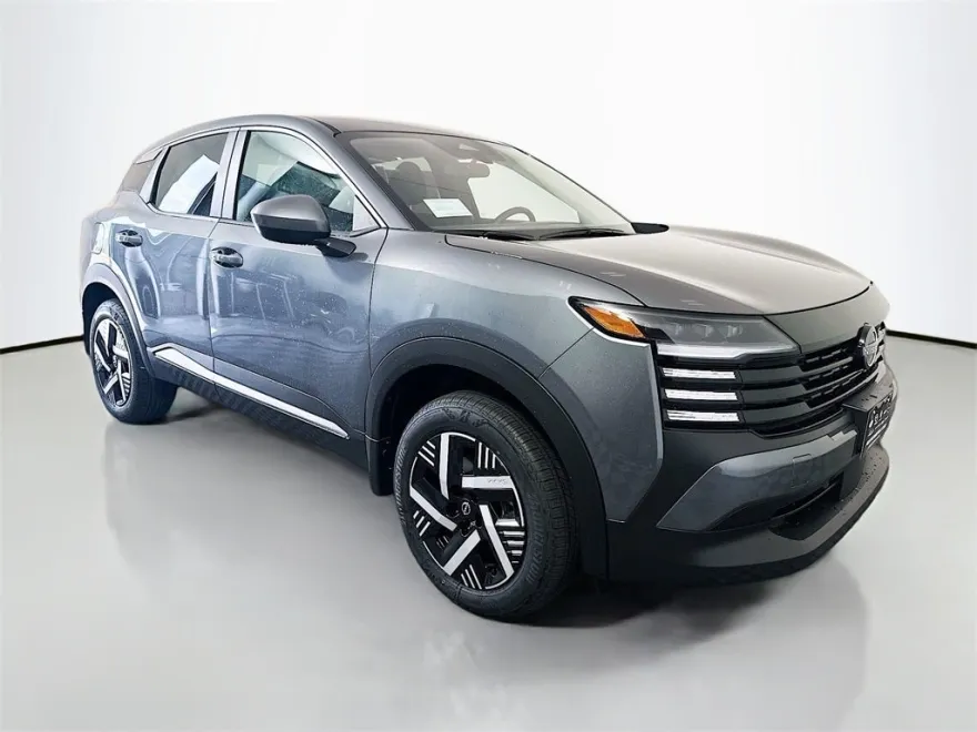 2025 Nissan Kicks SV photo 1