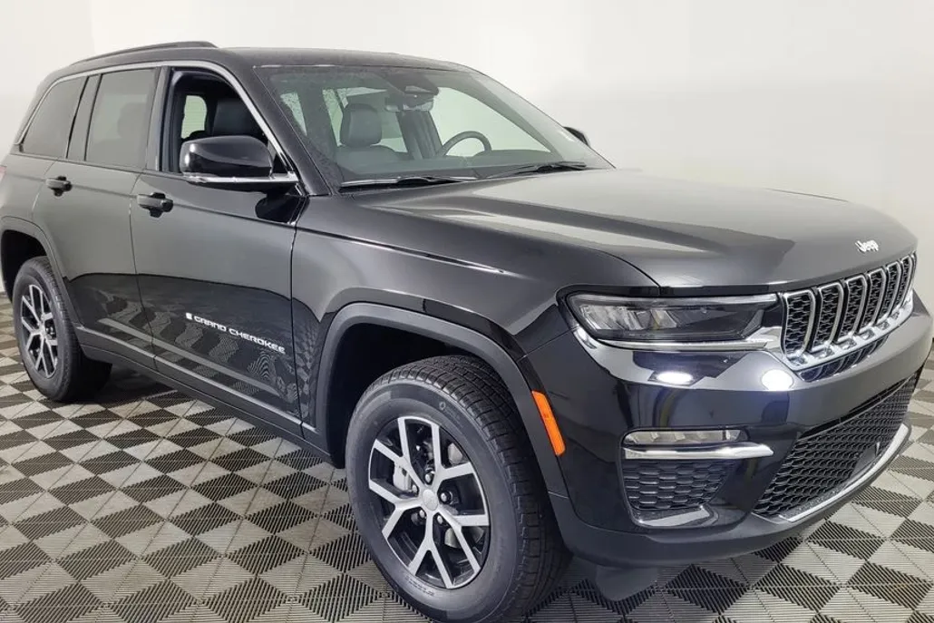2025 Jeep Grand Cherokee Limited photo 1