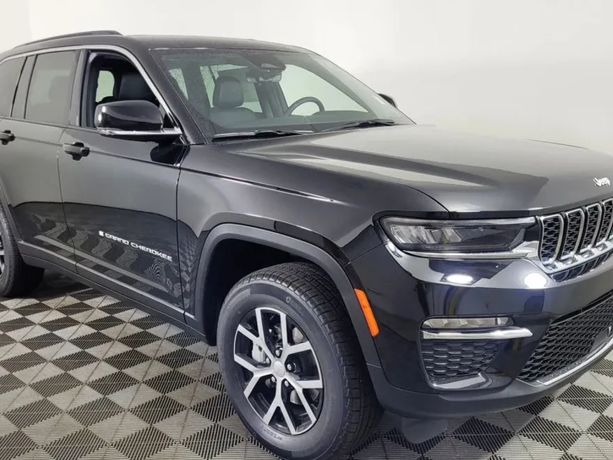 2025 Jeep Grand Cherokee Limited photo 1