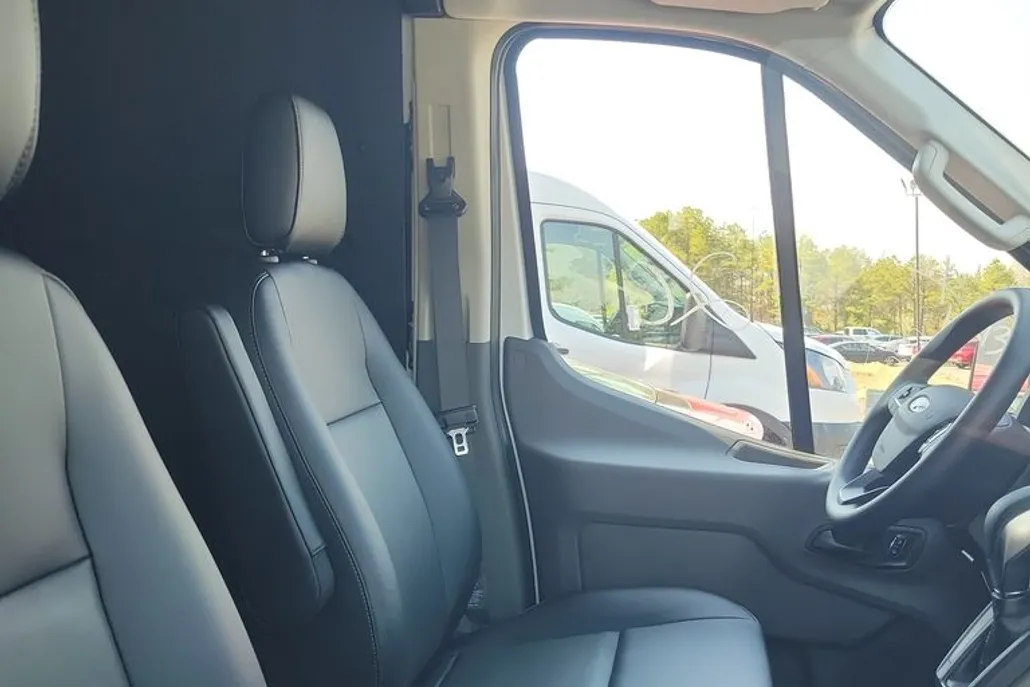 2025 Ford Transit Cargo Van photo 1