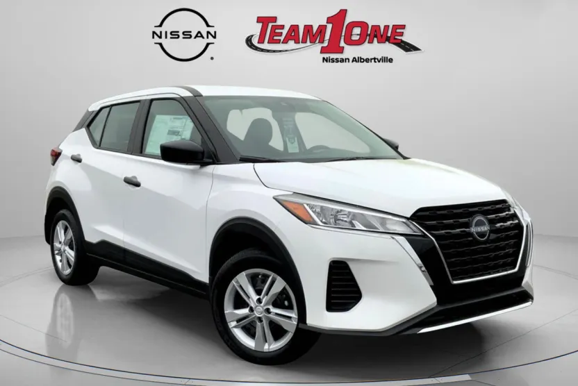 2025 Nissan Kicks Play S photo 1