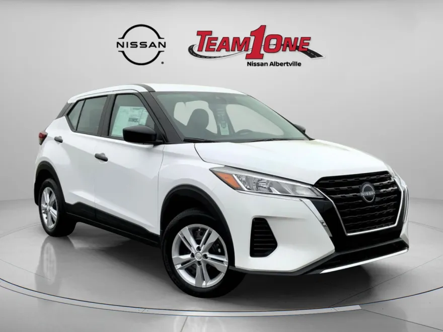 2025 Nissan Kicks Play S photo 1