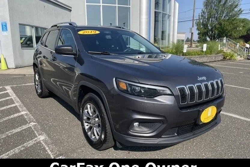 2019 Jeep Cherokee Latitude photo 1