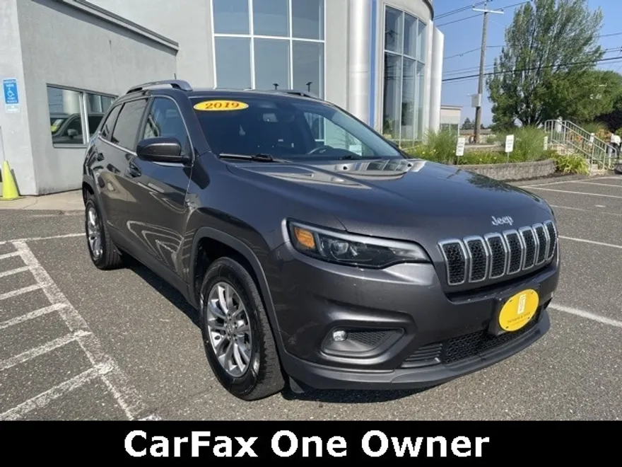 2019 Jeep Cherokee Latitude photo 1