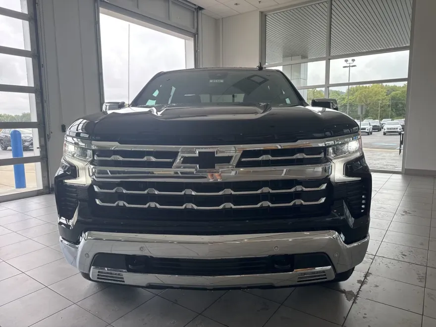 2026 Chevrolet Silverado 1500 LTZ photo 1