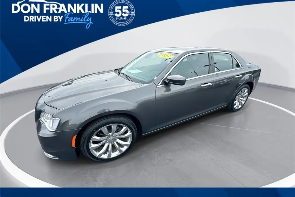 2017 Chrysler 300 Limited photo 1