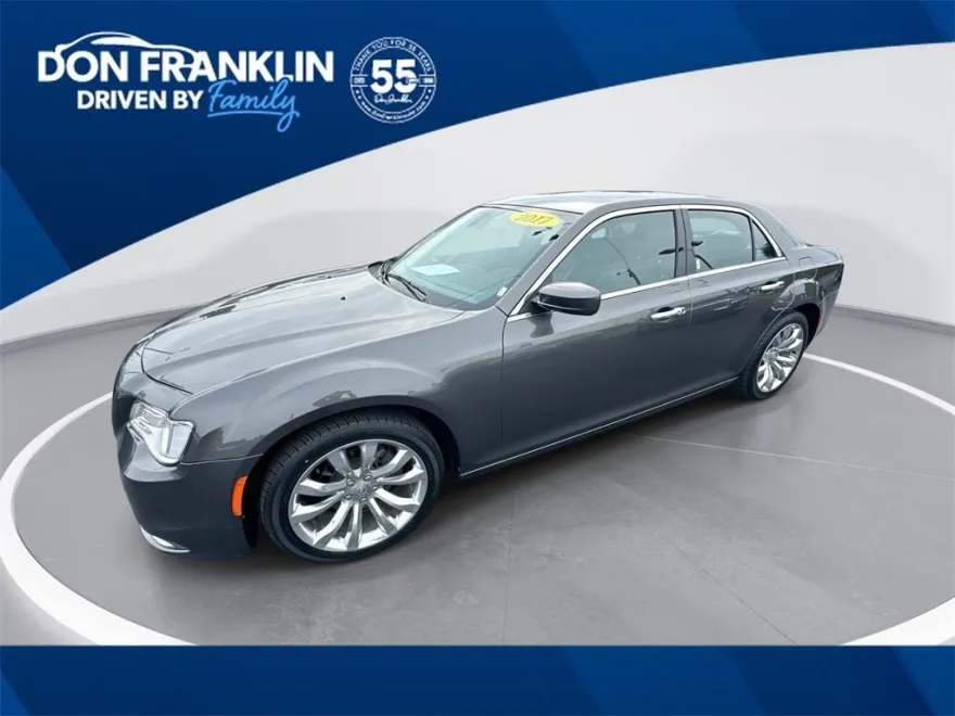 2017 Chrysler 300 Limited photo 1