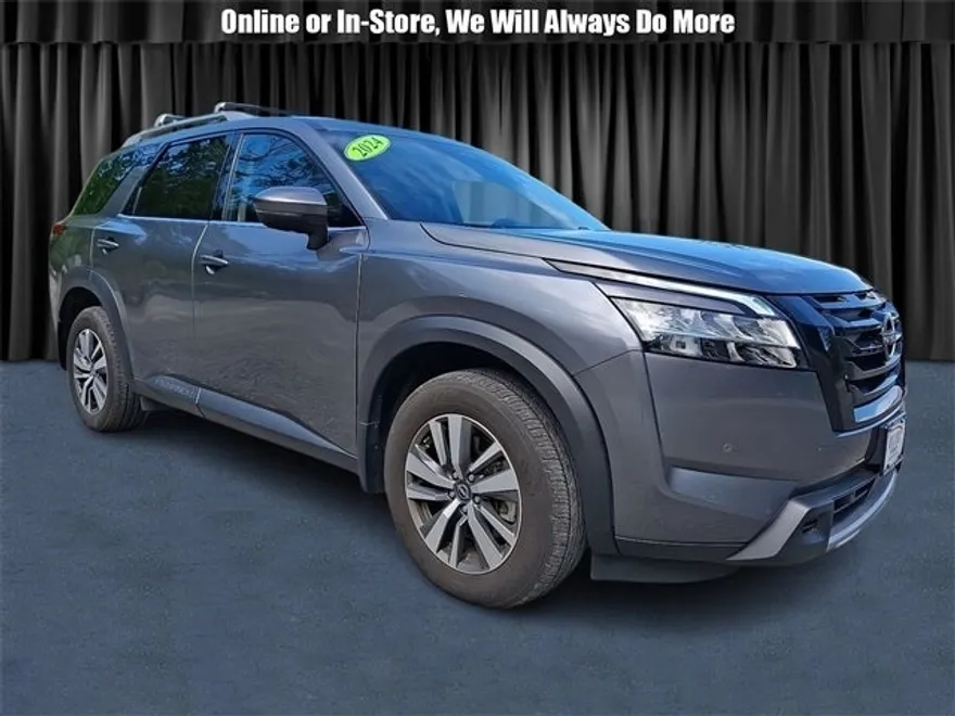 2024 Nissan Pathfinder SL photo 1