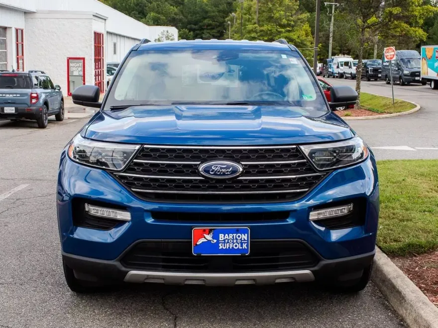 2022 Ford Explorer XLT photo 1