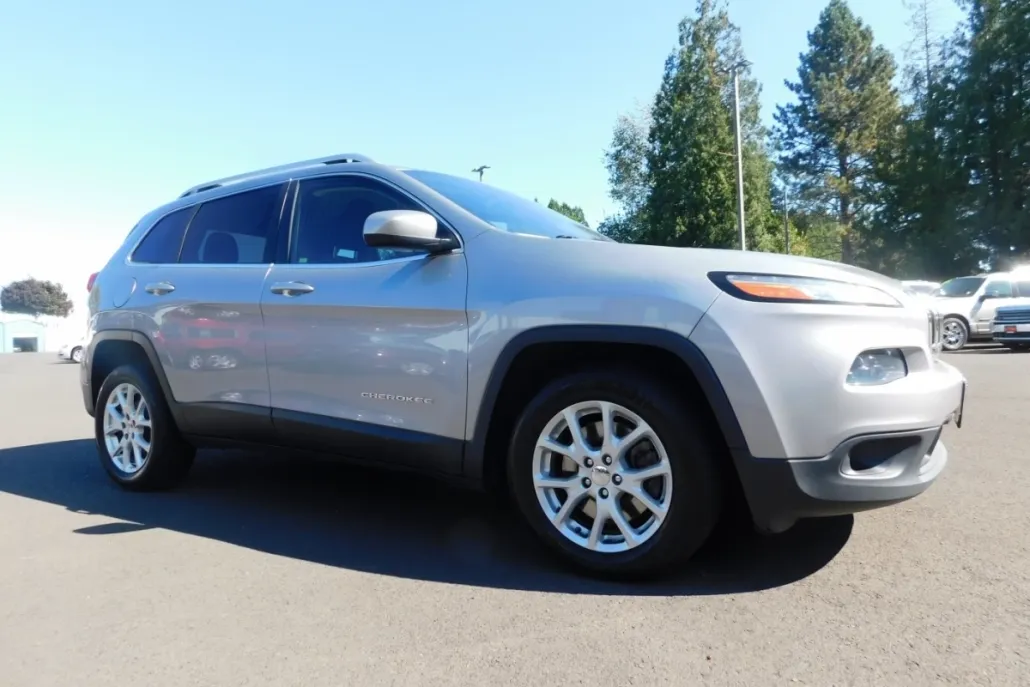 2015 Jeep Cherokee Latitude Sport photo 1