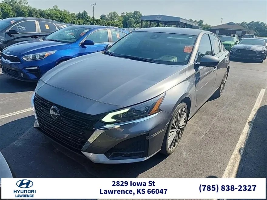 2023 Nissan Altima 2.5 SL photo 1