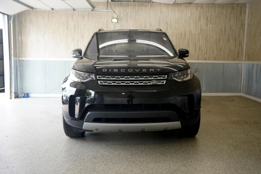 2018 Land Rover Discovery HSE photo 1