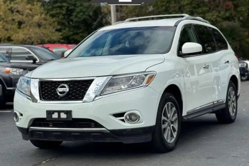 2016 Nissan Pathfinder SL photo 1