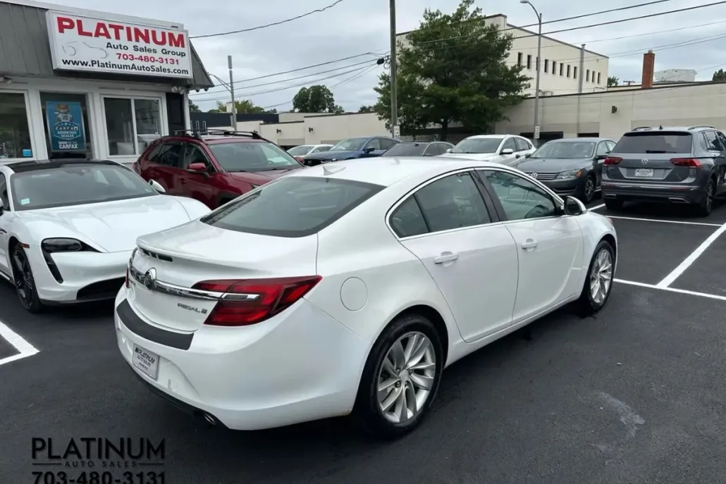 2016 Buick Regal photo 1
