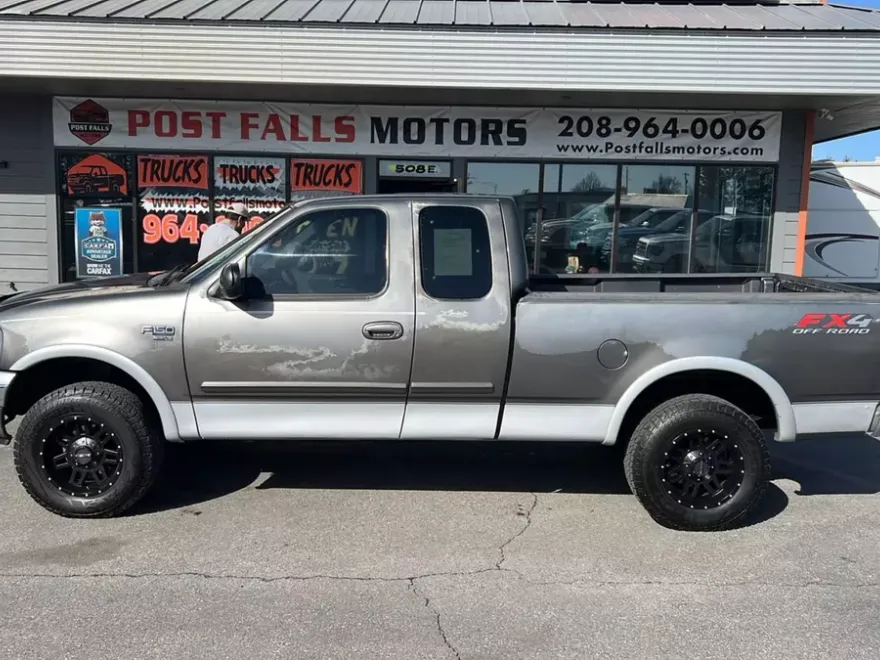 2002 Ford F-150 photo 1
