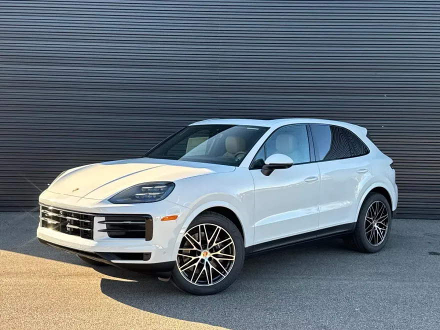 2025 Porsche Cayenne photo 1