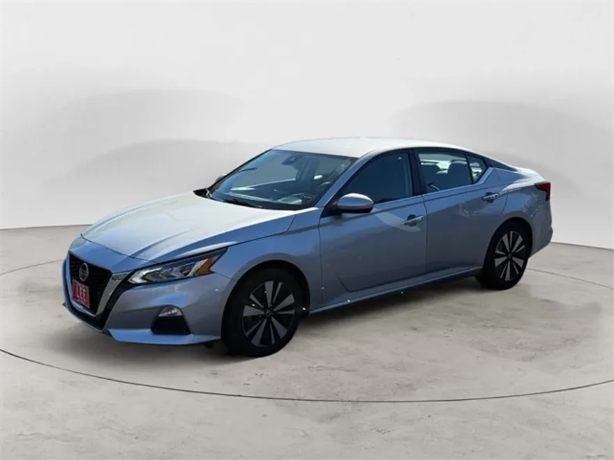 2022 Nissan Altima 2.5 SV photo 1