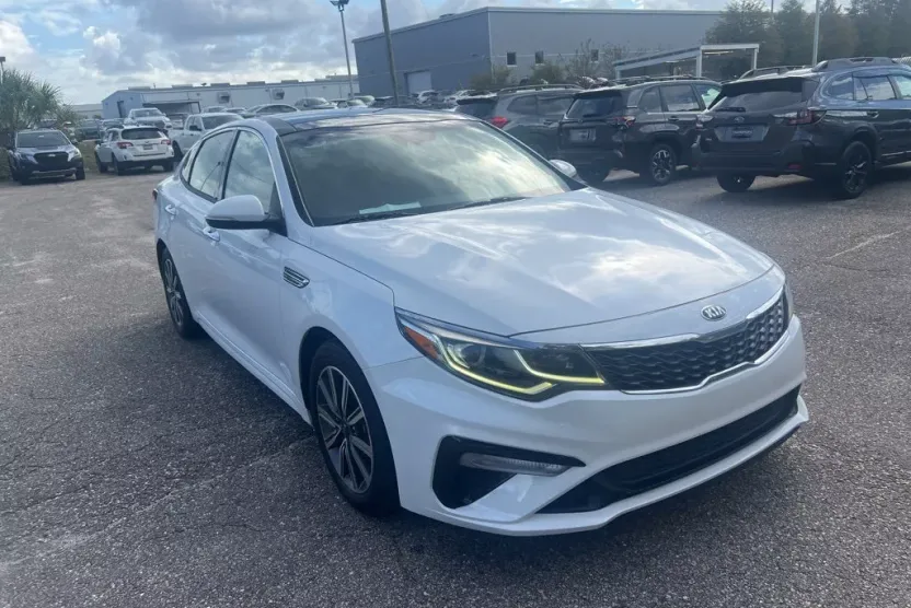 2019 Kia Optima LX photo 1