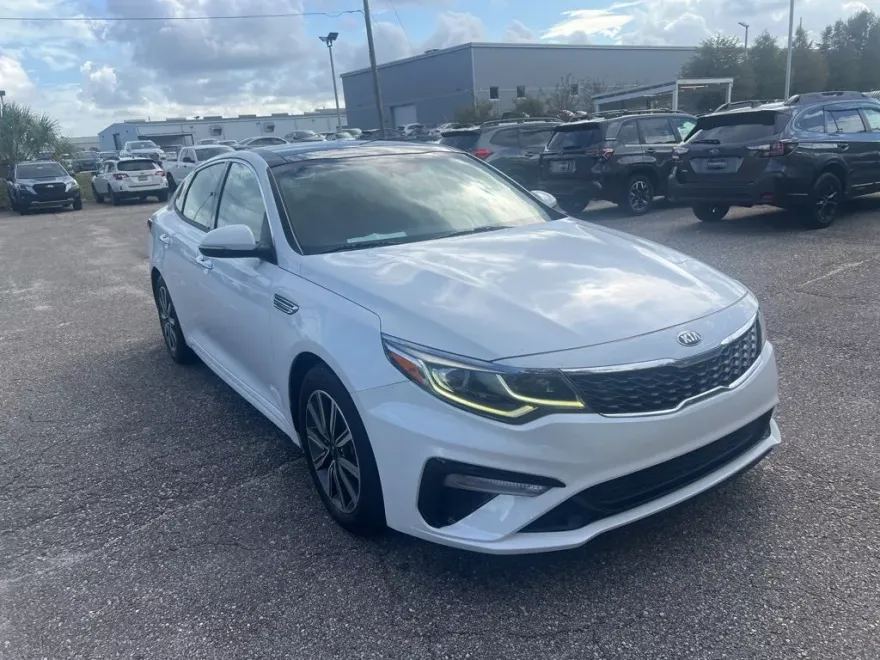 2019 Kia Optima LX photo 1