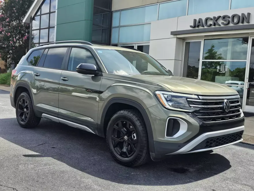 2025 Volkswagen Atlas Peak Edition SE photo 1