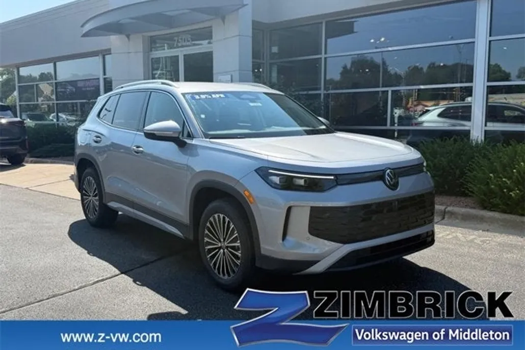 2025 Volkswagen Tiguan S photo 1