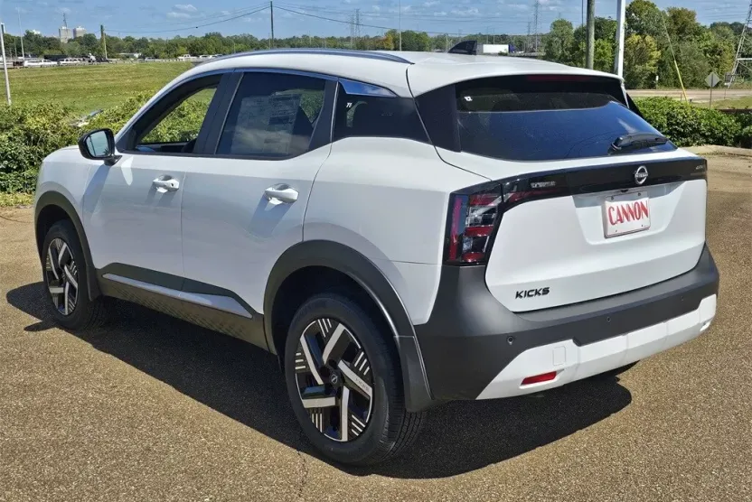 2026 Nissan Kicks SV photo 1