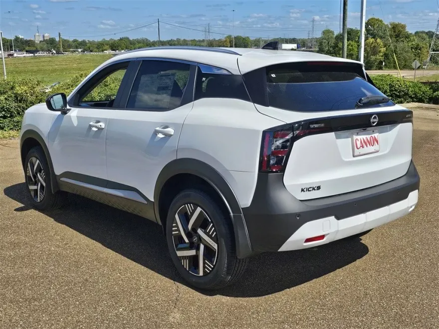 2026 Nissan Kicks SV photo 1