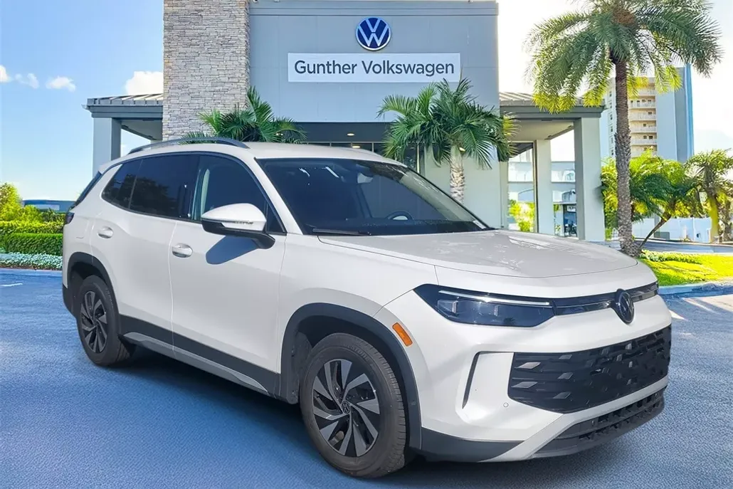 2025 Volkswagen Tiguan S photo 1