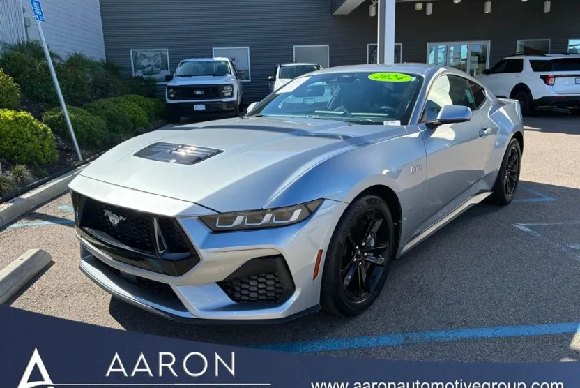 2024 Ford Mustang GT photo 1