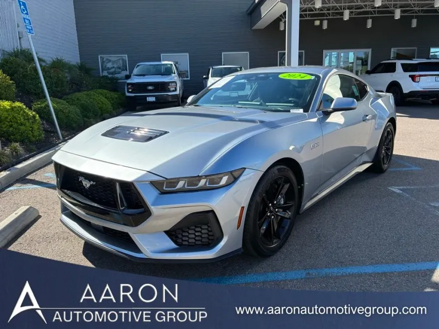 2024 Ford Mustang GT photo 1