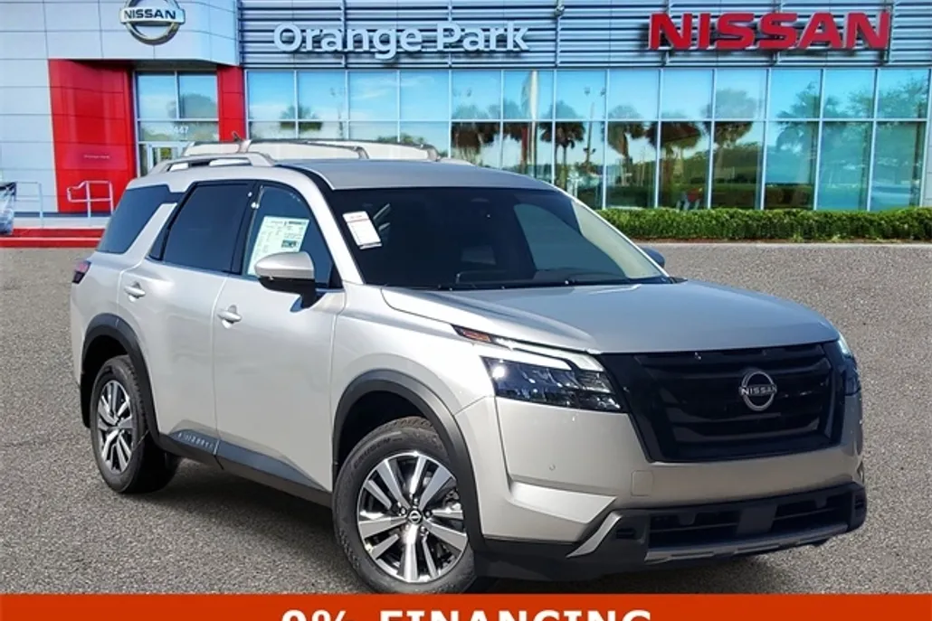 2025 Nissan Pathfinder SL photo 1
