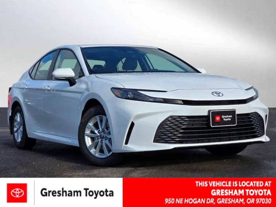 2025 Toyota Camry LE photo 1