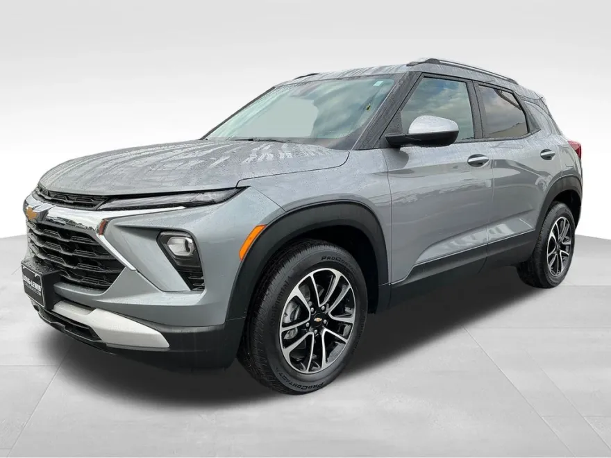 2024 Chevrolet Trailblazer LT photo 1