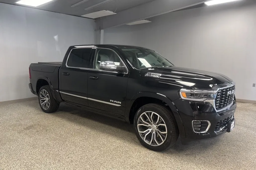 2025 Ram 1500 photo 1