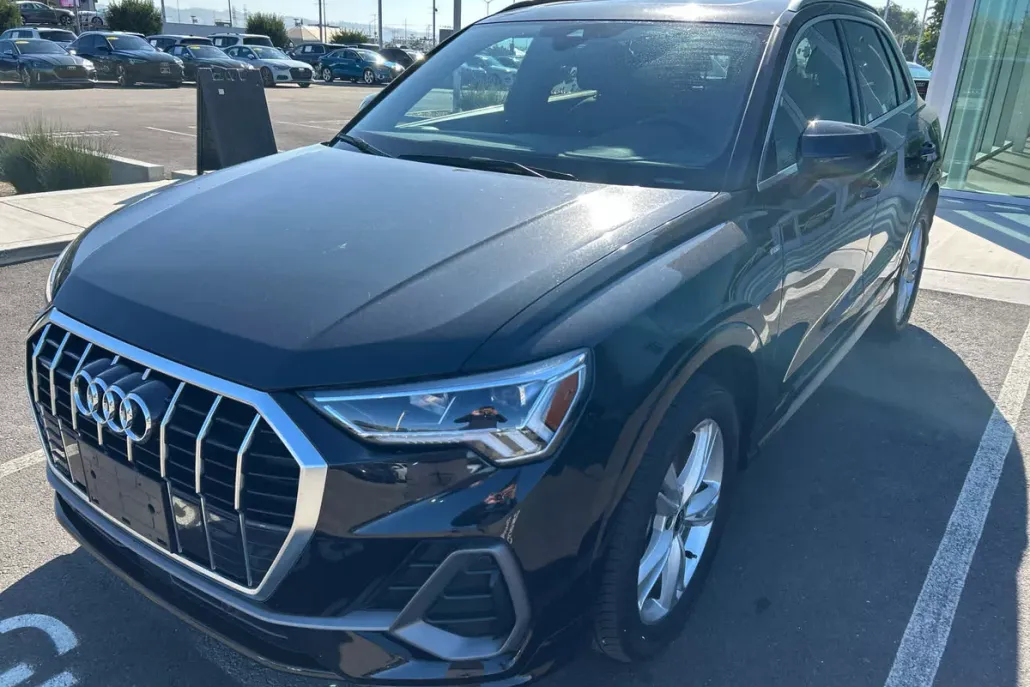 2023 Audi Q3 S line Premium Plus photo 1