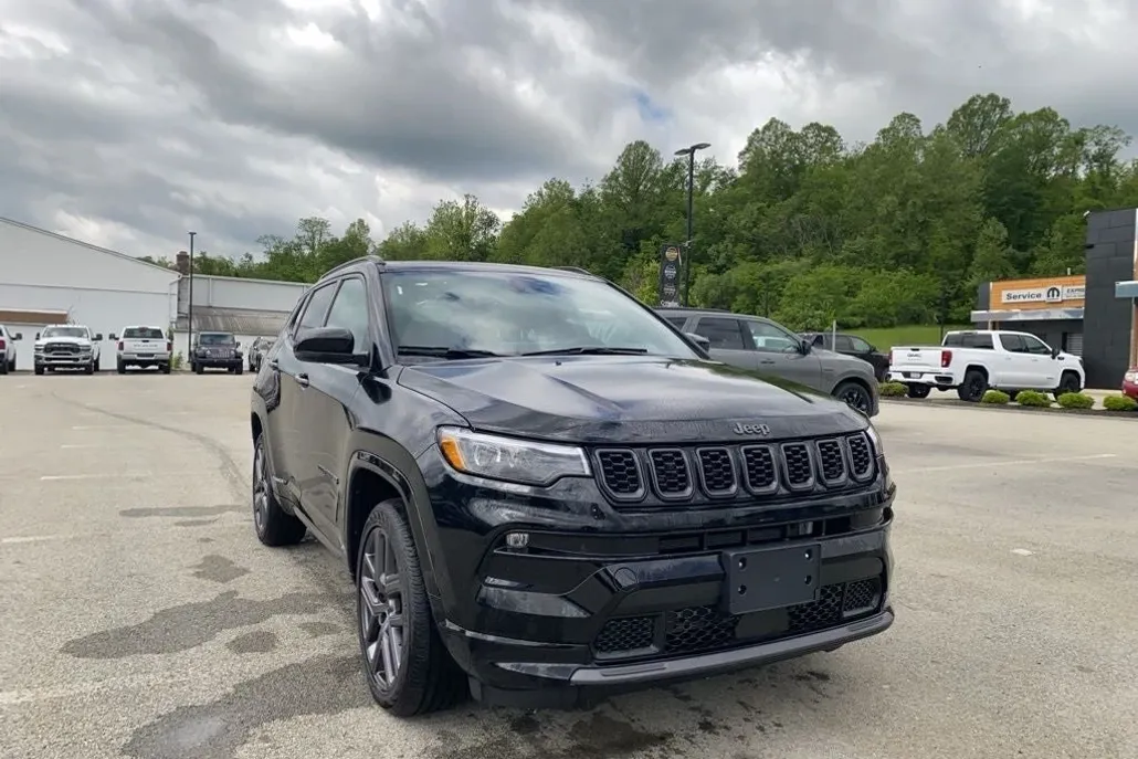 2025 Jeep Compass Limited photo 1