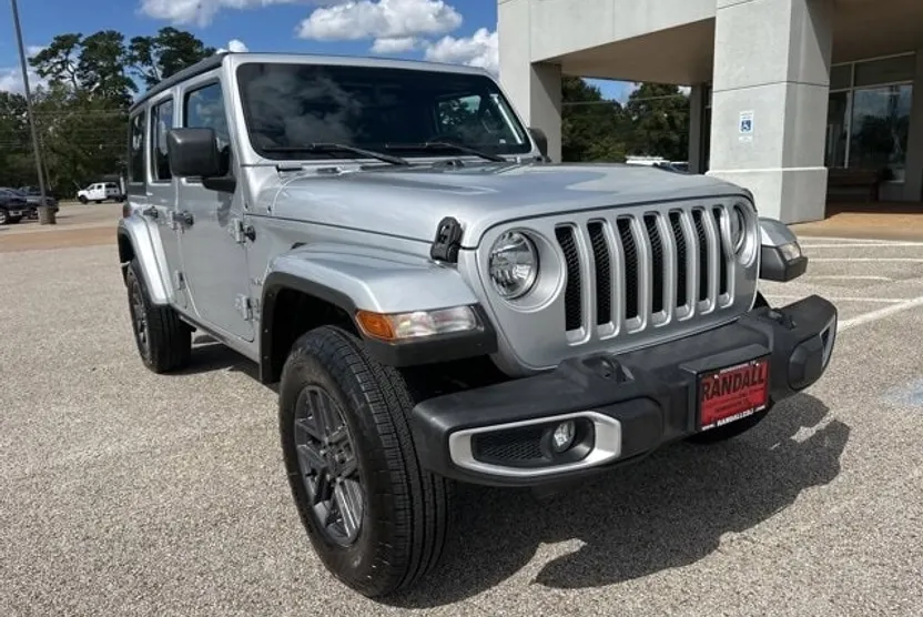 2023 Jeep Wrangler Sahara photo 1