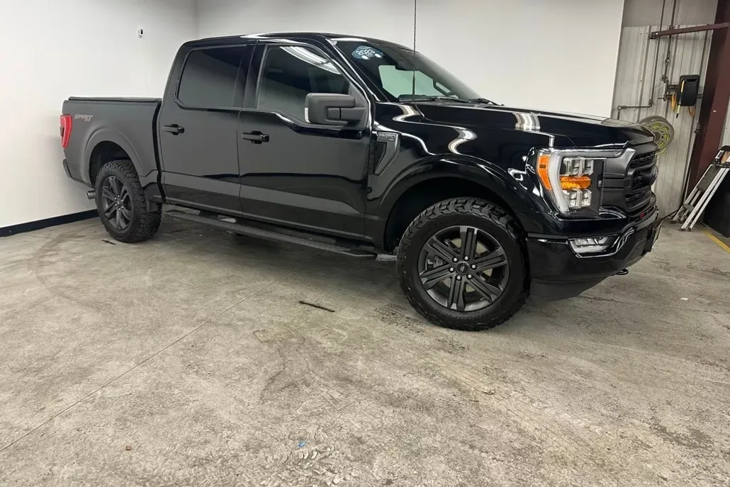 2023 Ford F-150 XLT photo 1