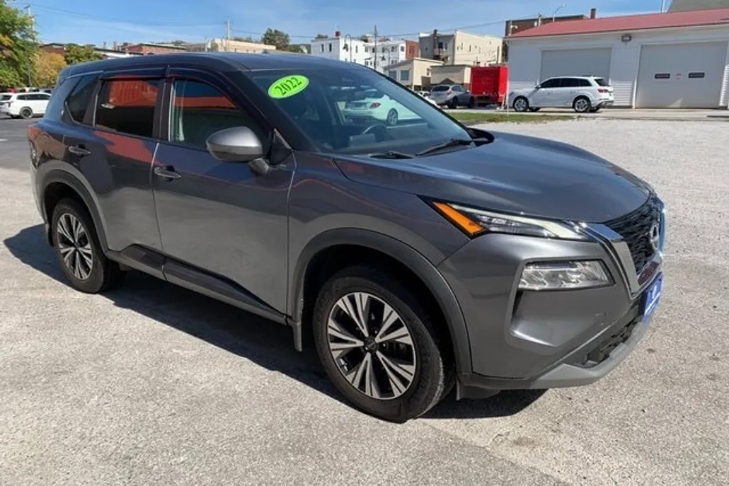 2022 Nissan Rogue AWD SV photo 1