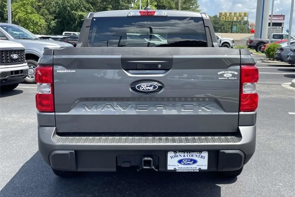 2025 Ford Maverick XLT photo 1