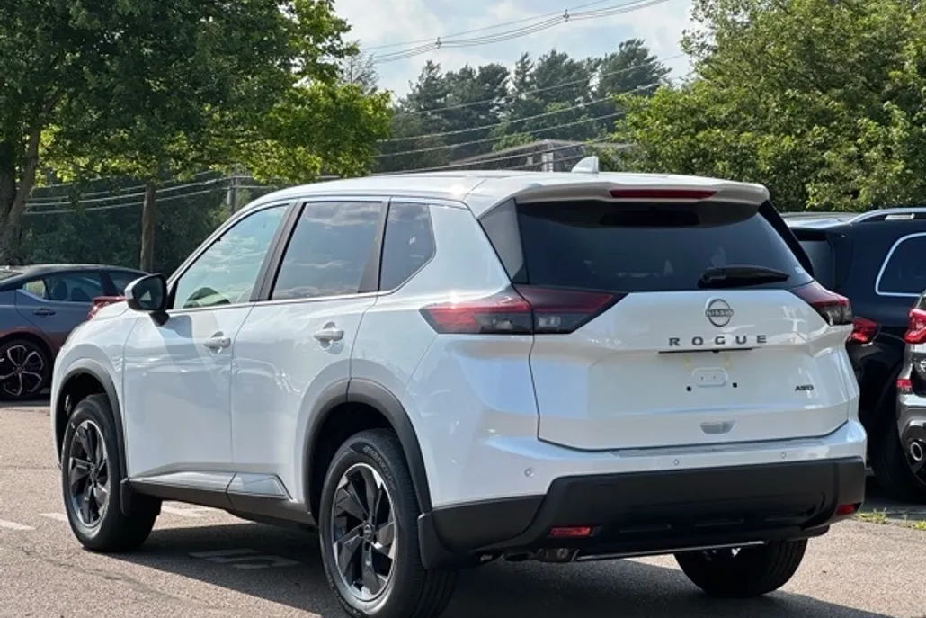 2025 Nissan Rogue SV photo 1