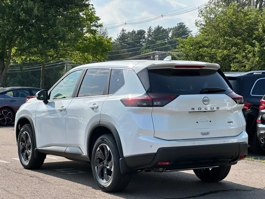 2025 Nissan Rogue SV photo 1