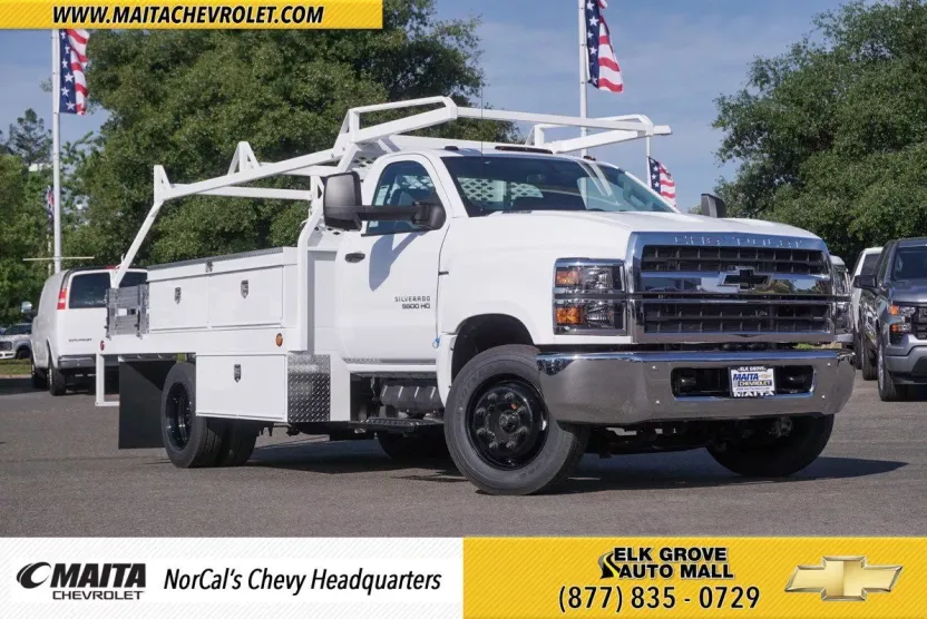 2024 Chevrolet Silverado 5500HD Work Truck photo 1