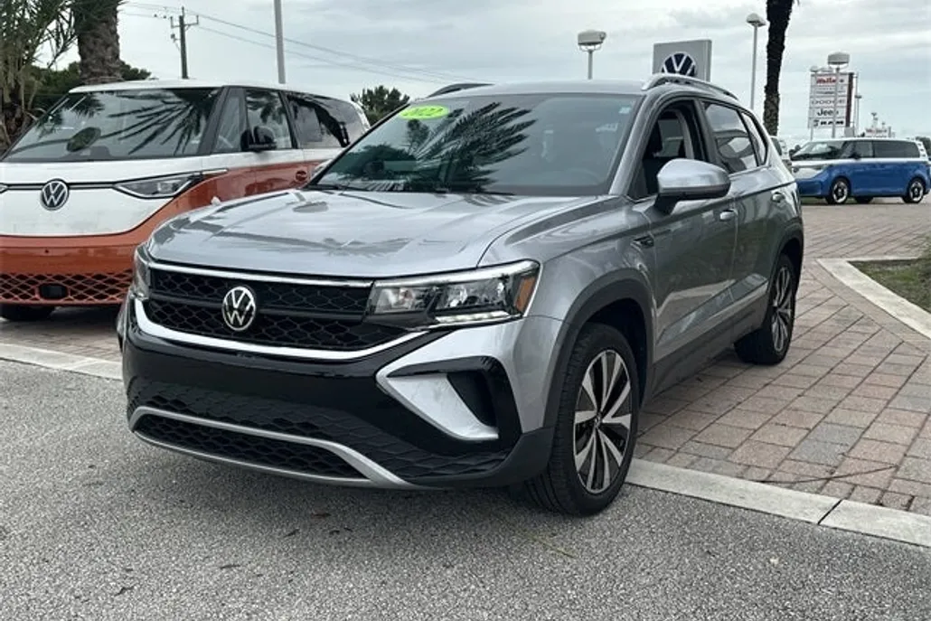 2022 Volkswagen Tiguan SE photo 1