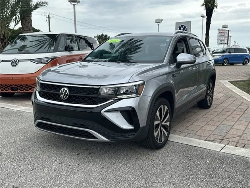 2022 Volkswagen Tiguan SE photo 1